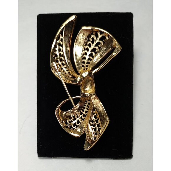 Trifari Gold Tone Pink Enamel Bow Brooch Pin, Vintage - Picture 3 of 4